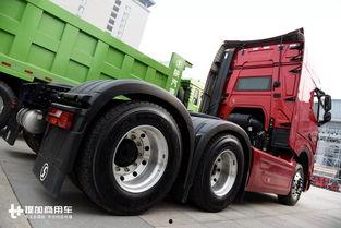 国产重卡汽车七轴视频,国产重卡汽车震撼亮相，驾驭未来  第3张